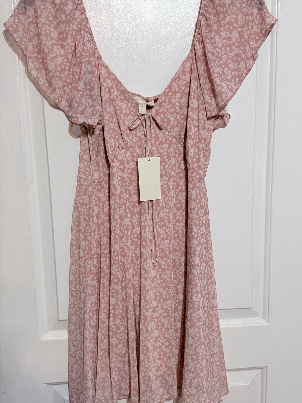Flutter Sleeve Floral Tie-Front Dress in Dusty Rose - Picture 2 of 7